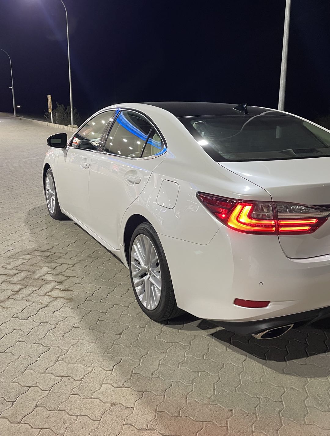 Car Image 2018 LEXUS ES 350