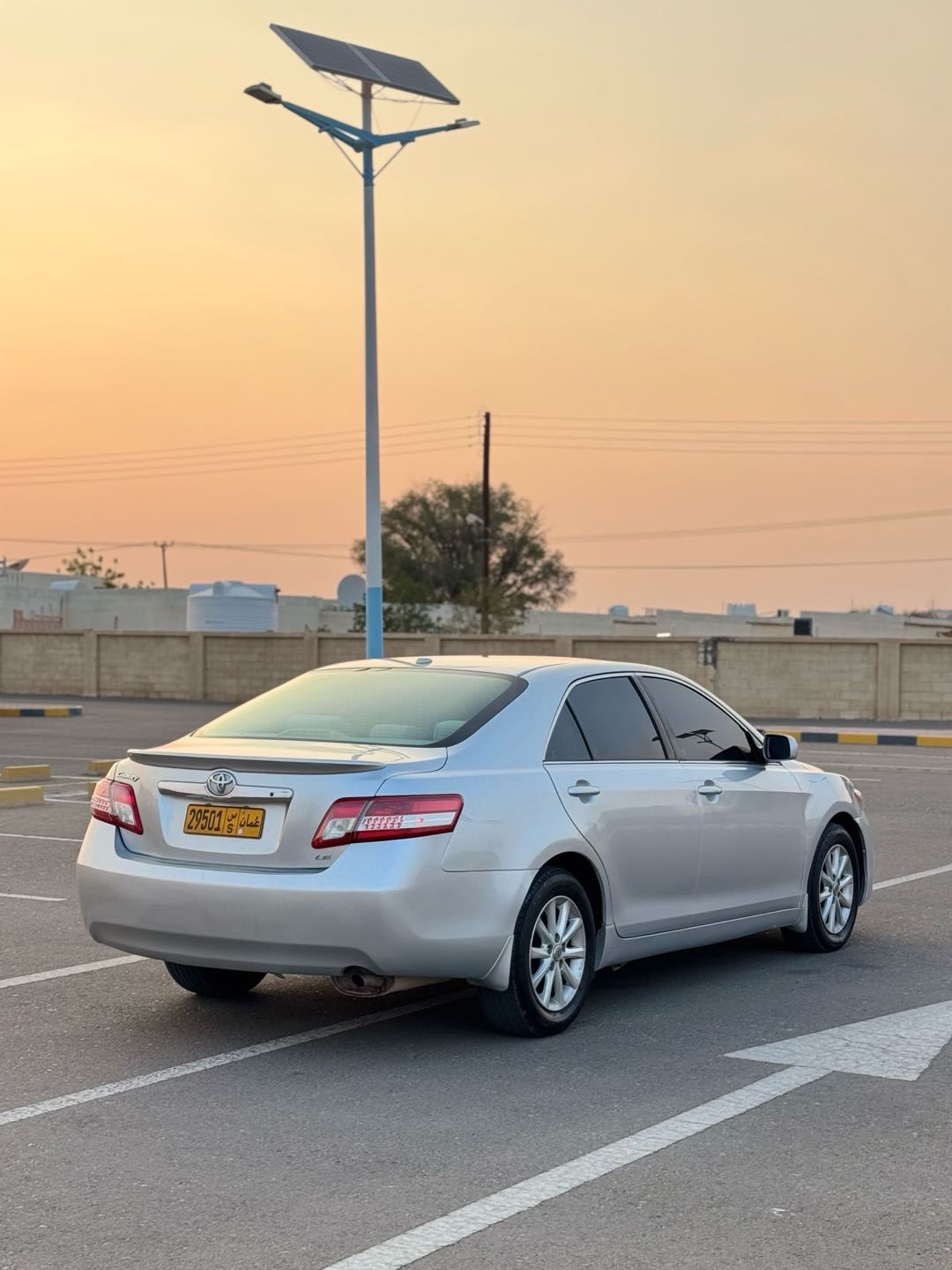 Car Image 2011 TOYOTA CAMRY LE