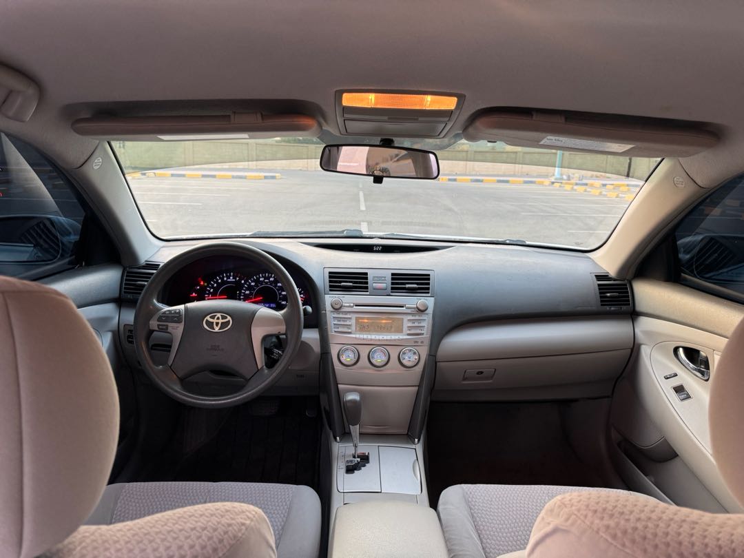 Car Image 2011 TOYOTA CAMRY LE