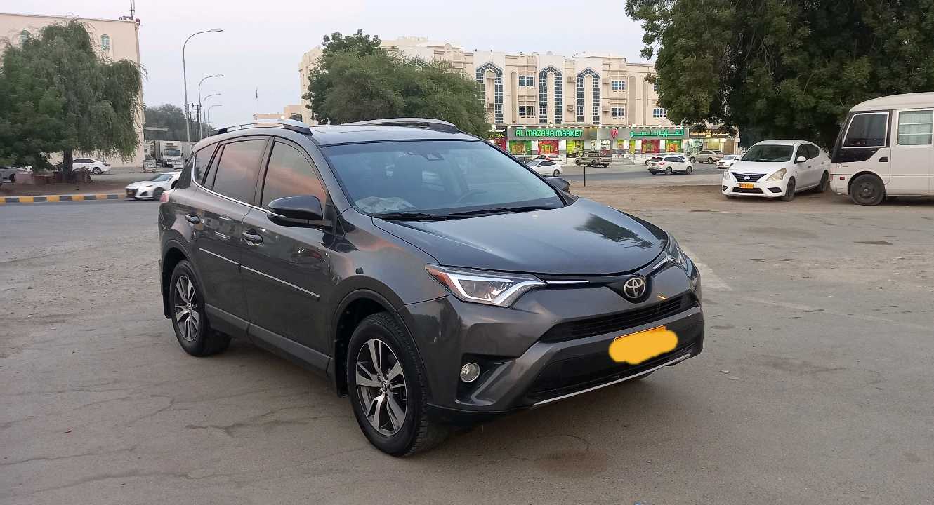 Car Image 2018 TOYOTA RAV4 XLE