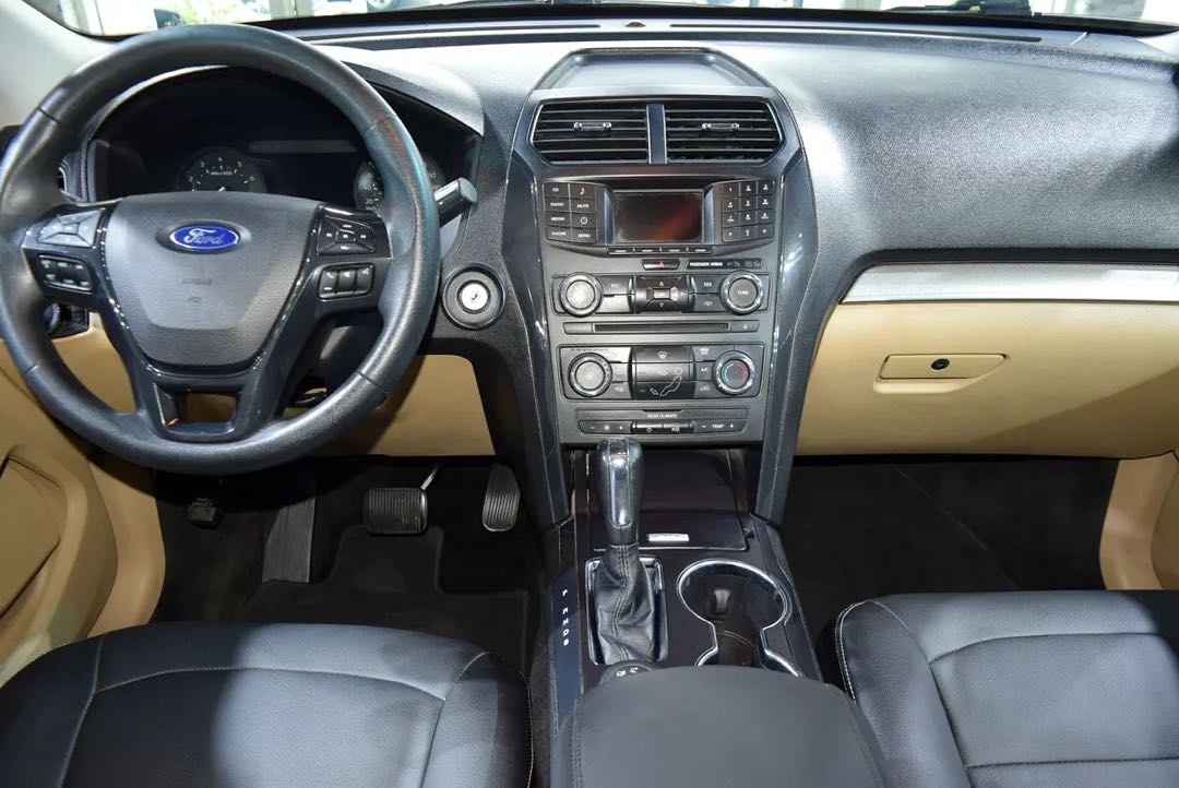 Car Image 2016 FORD EXPLORER XLT