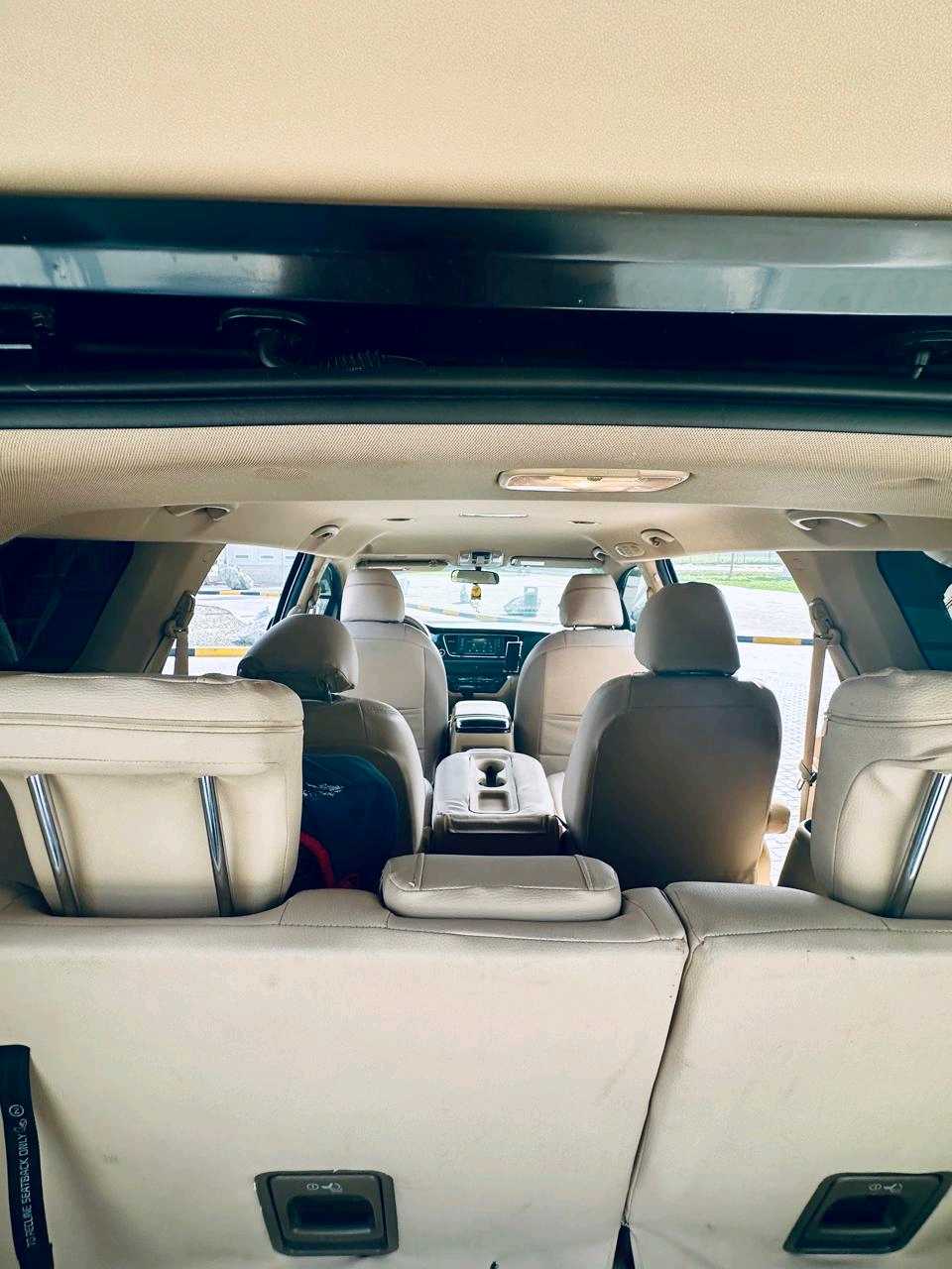 Car Image 2019 KIA CARNIVAL LX
