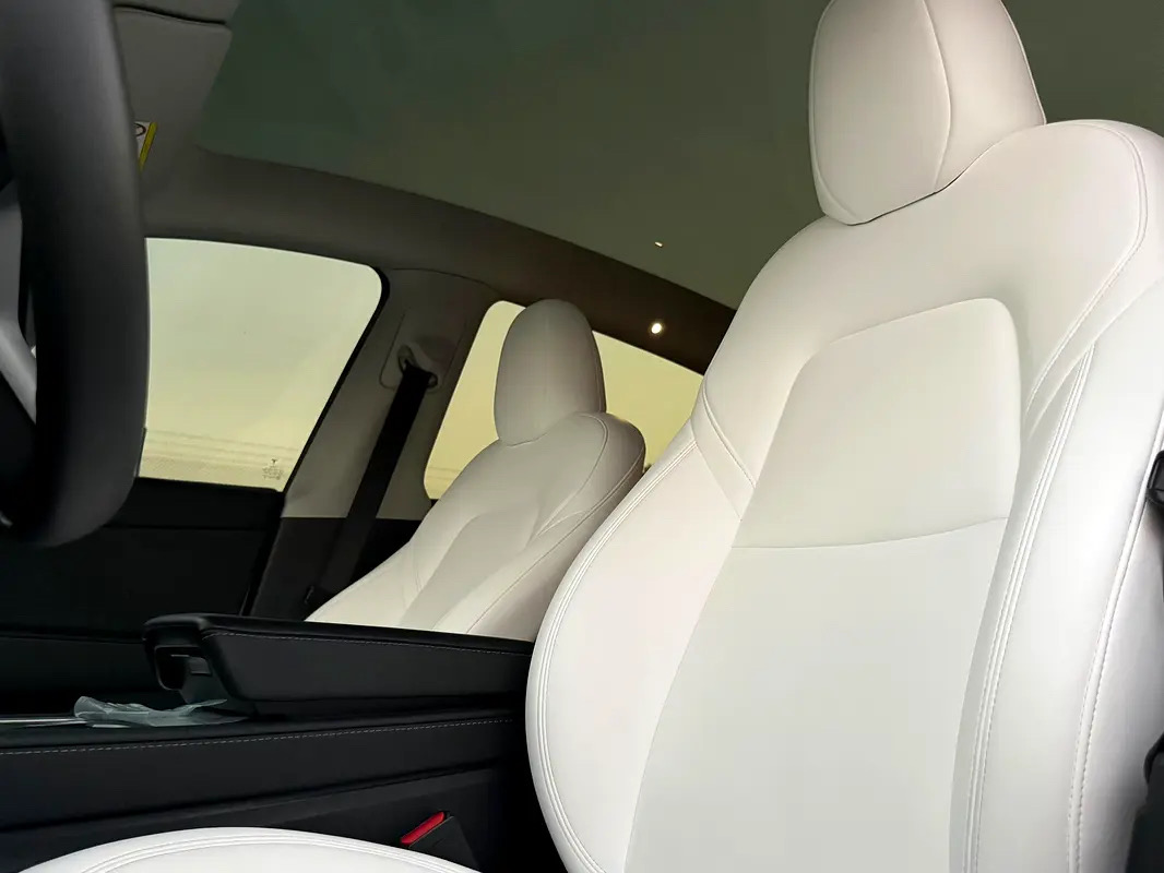 Car Image 2024 TESLA Model Y 