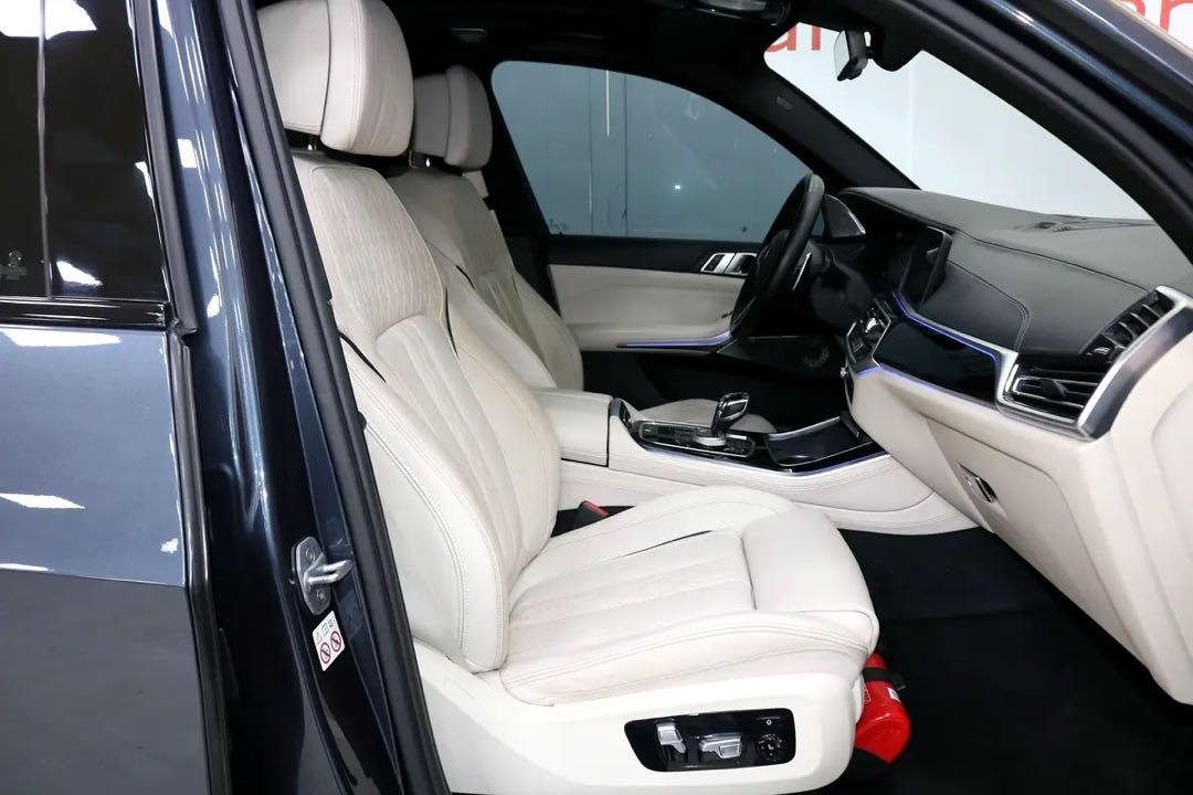 Car Image 2019 BMW X5 50
