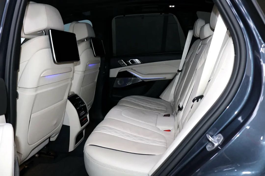 Car Image 2019 BMW X5 50