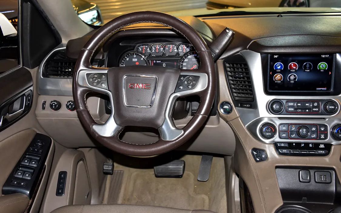 Car Image 2015 GMC YUKON SLT