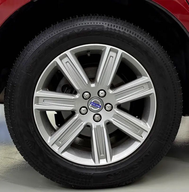 Car Image 2016 VOLVO XC60 