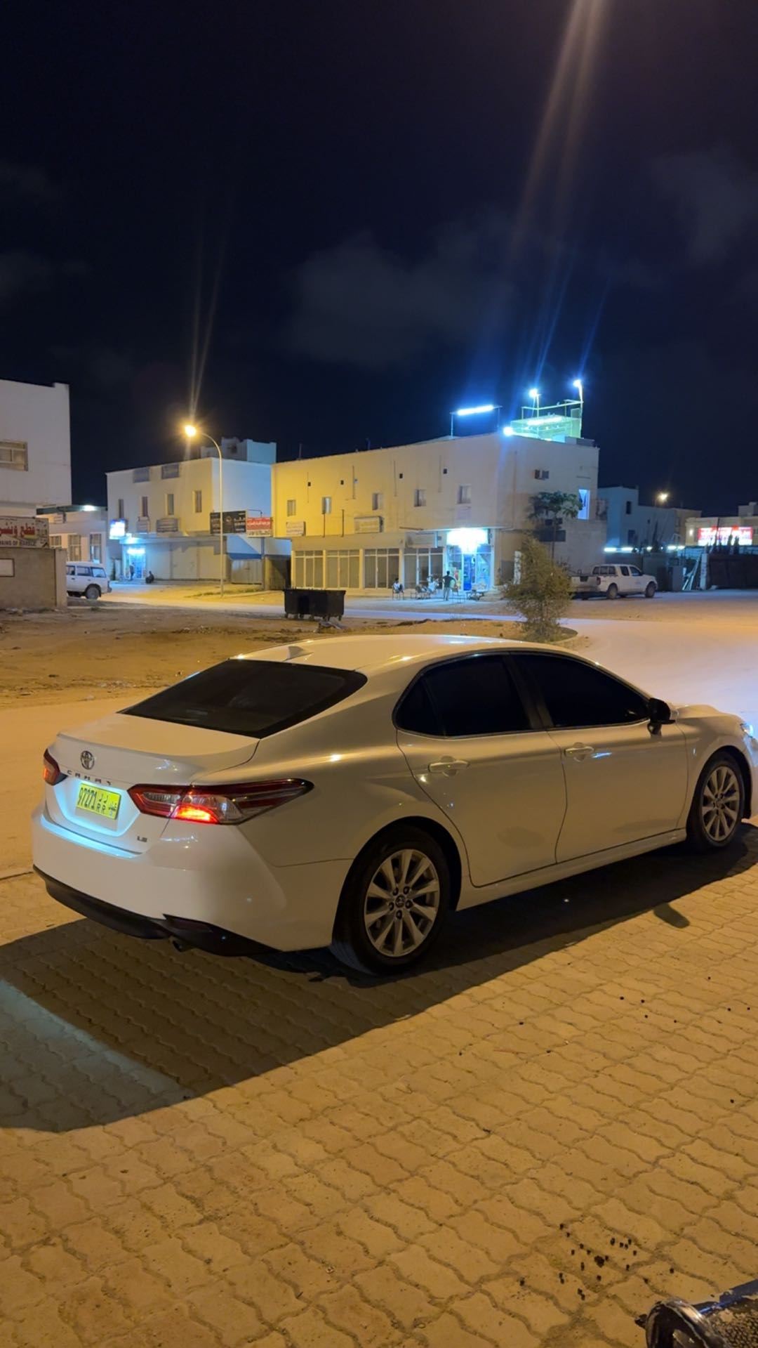 Car Image 2019 TOYOTA CAMRY LE
