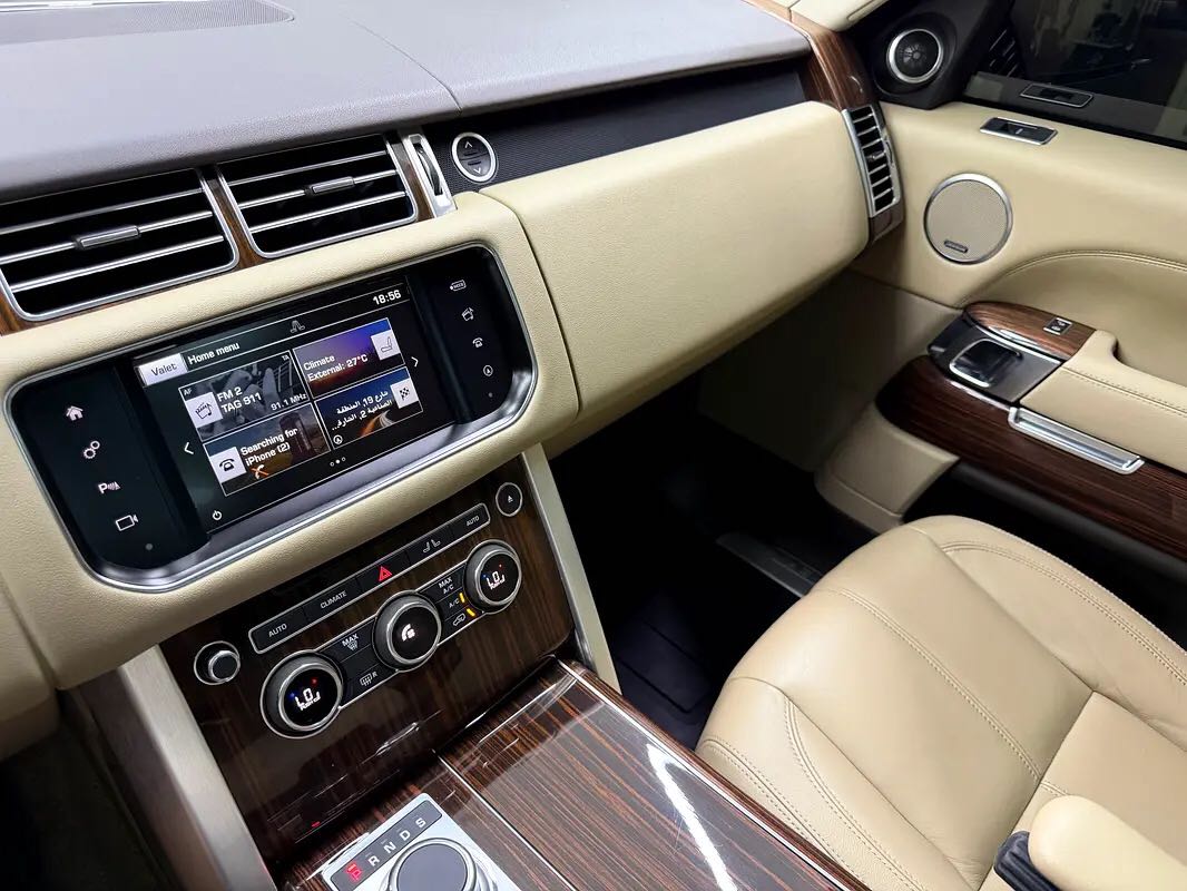 Car Image 2016 LAND ROVER VOGUE HSE