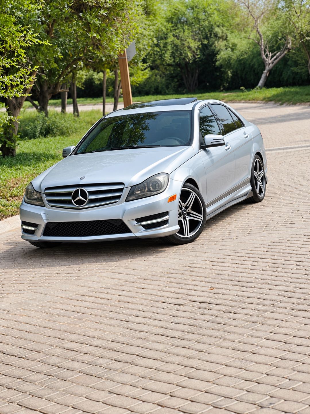 Car Image 2013 MERCEDES C Class 250