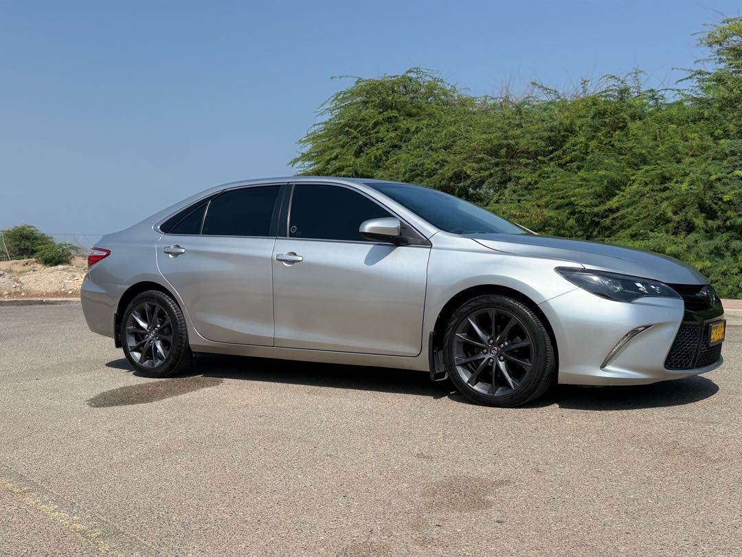 Car Image 2017 TOYOTA CAMRY XSE