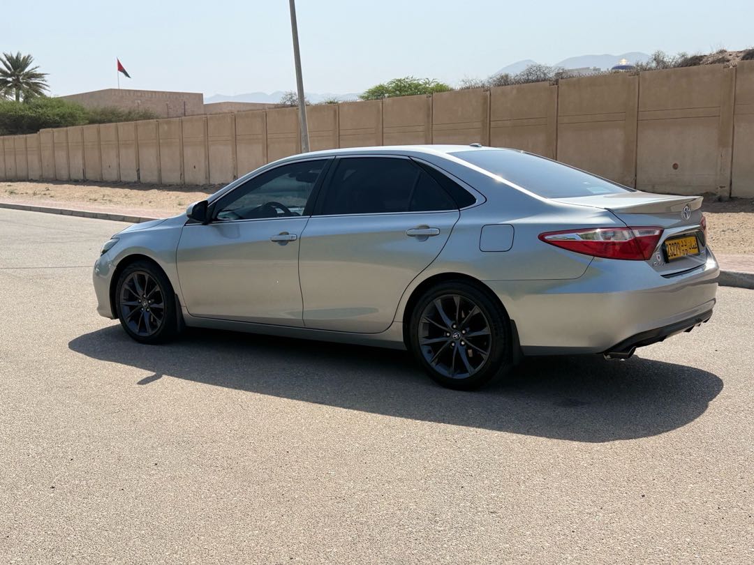 Car Image 2017 TOYOTA CAMRY XSE