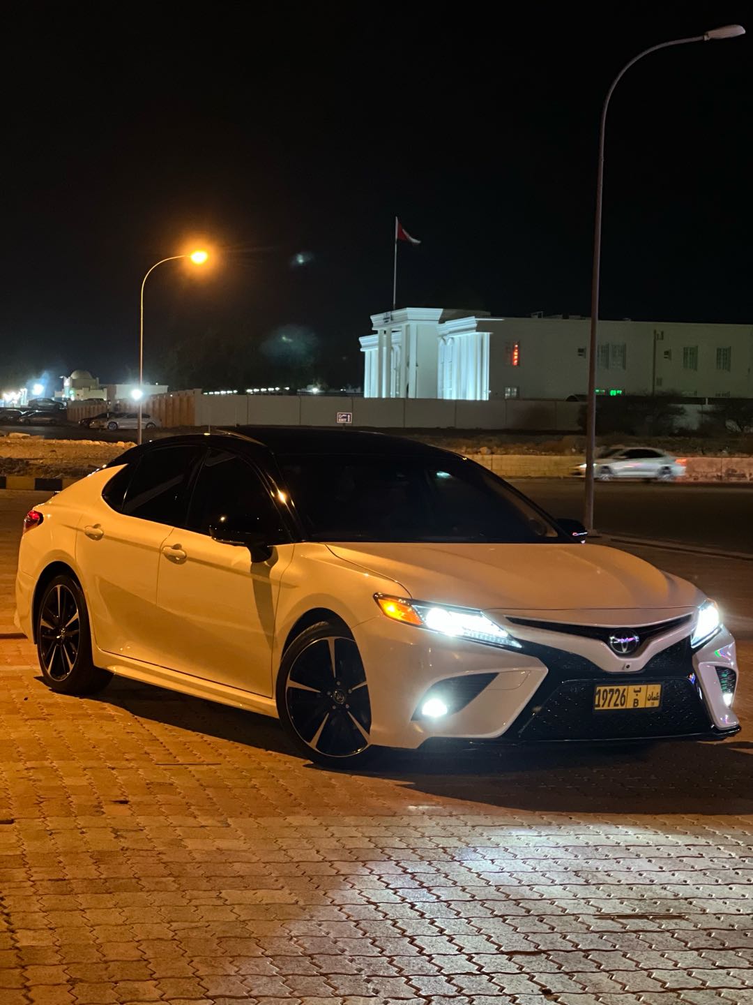 Car Image 2018 TOYOTA CAMRY XSE