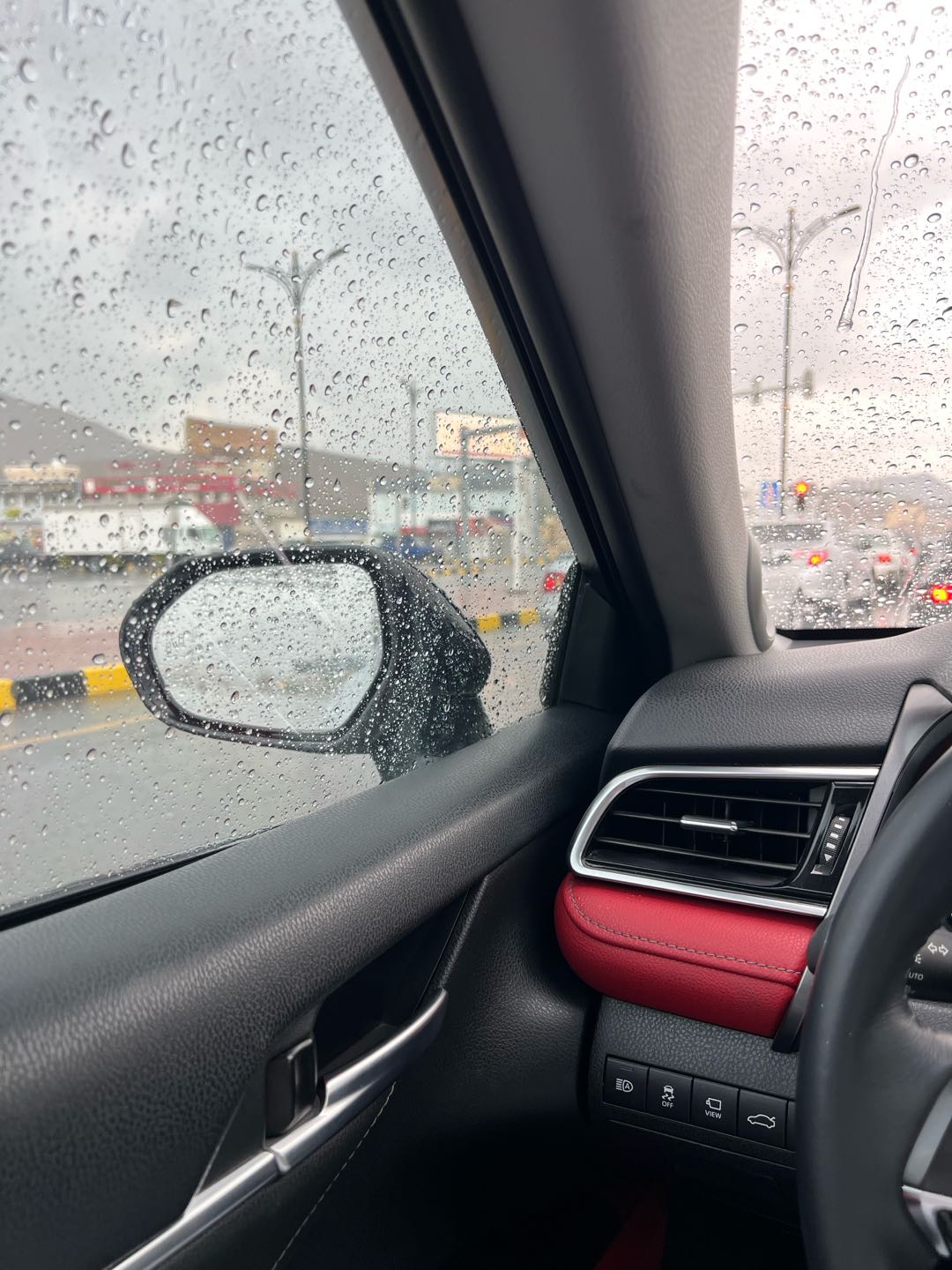 Car Image 2018 TOYOTA CAMRY XSE