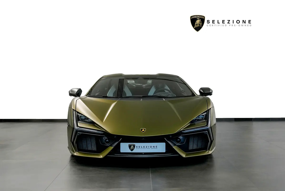 Car Image 2025 LAMBORGHINI Revuelto 