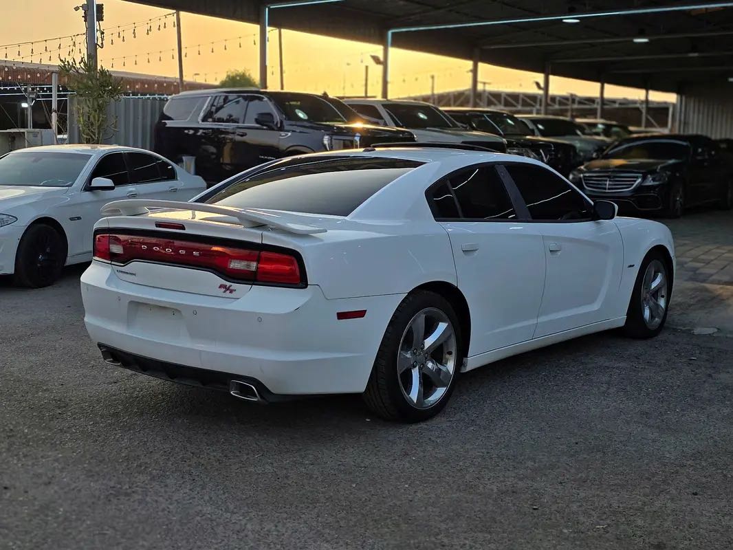 Car Image 2014 DODGE CHARGER R/T
