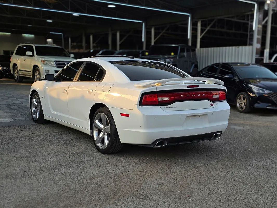 Car Image 2014 DODGE CHARGER R/T