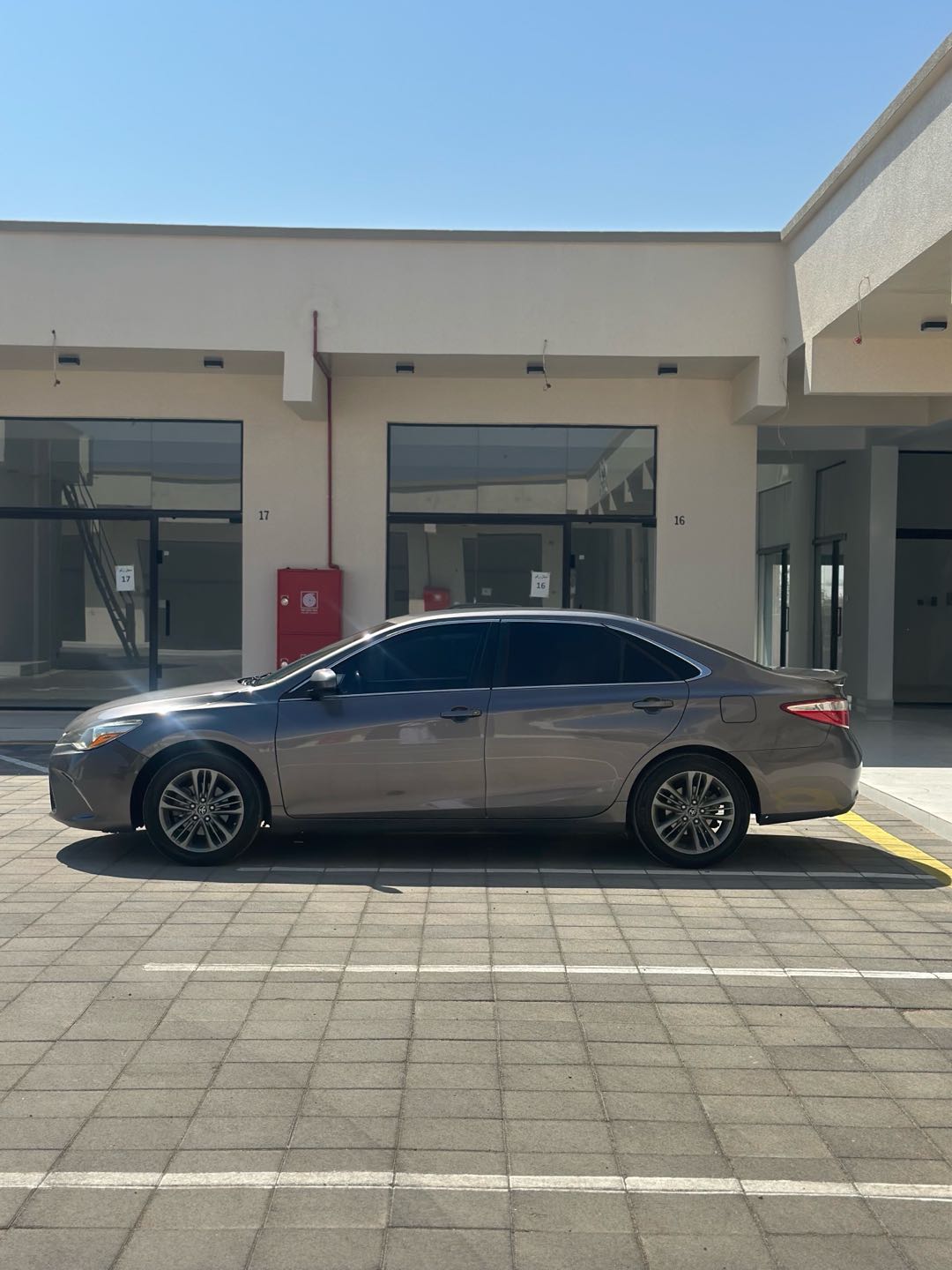 Car Image 2017 TOYOTA CAMRY SE