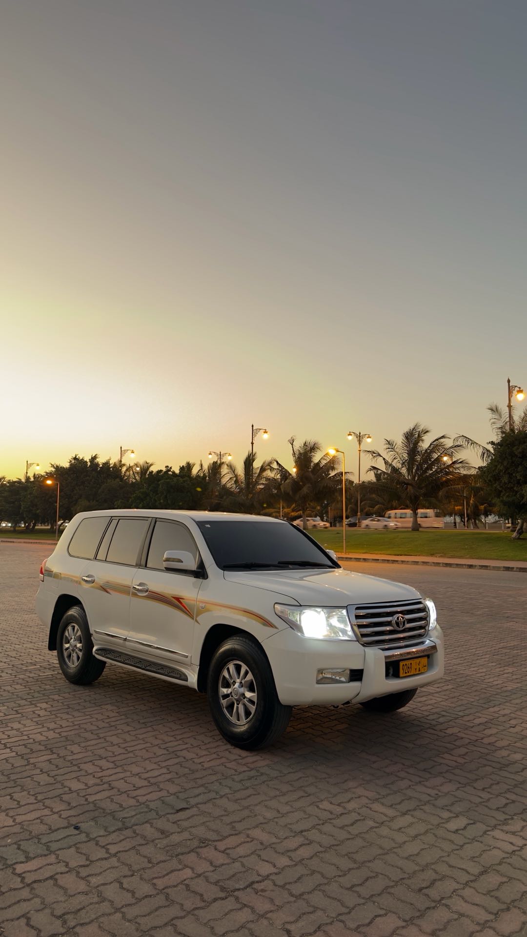 Car Image 2009 TOYOTA LAND CRUISER GX.R