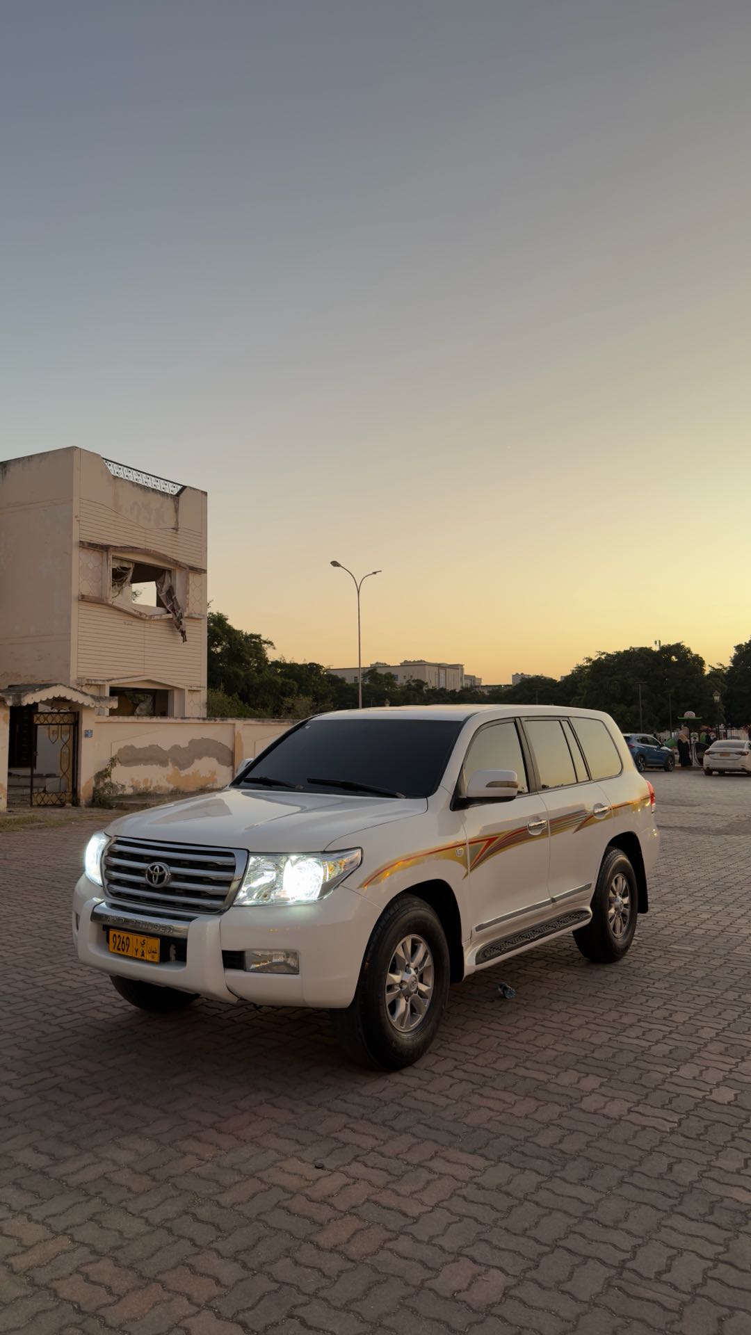 Car Image 2009 TOYOTA LAND CRUISER GX.R