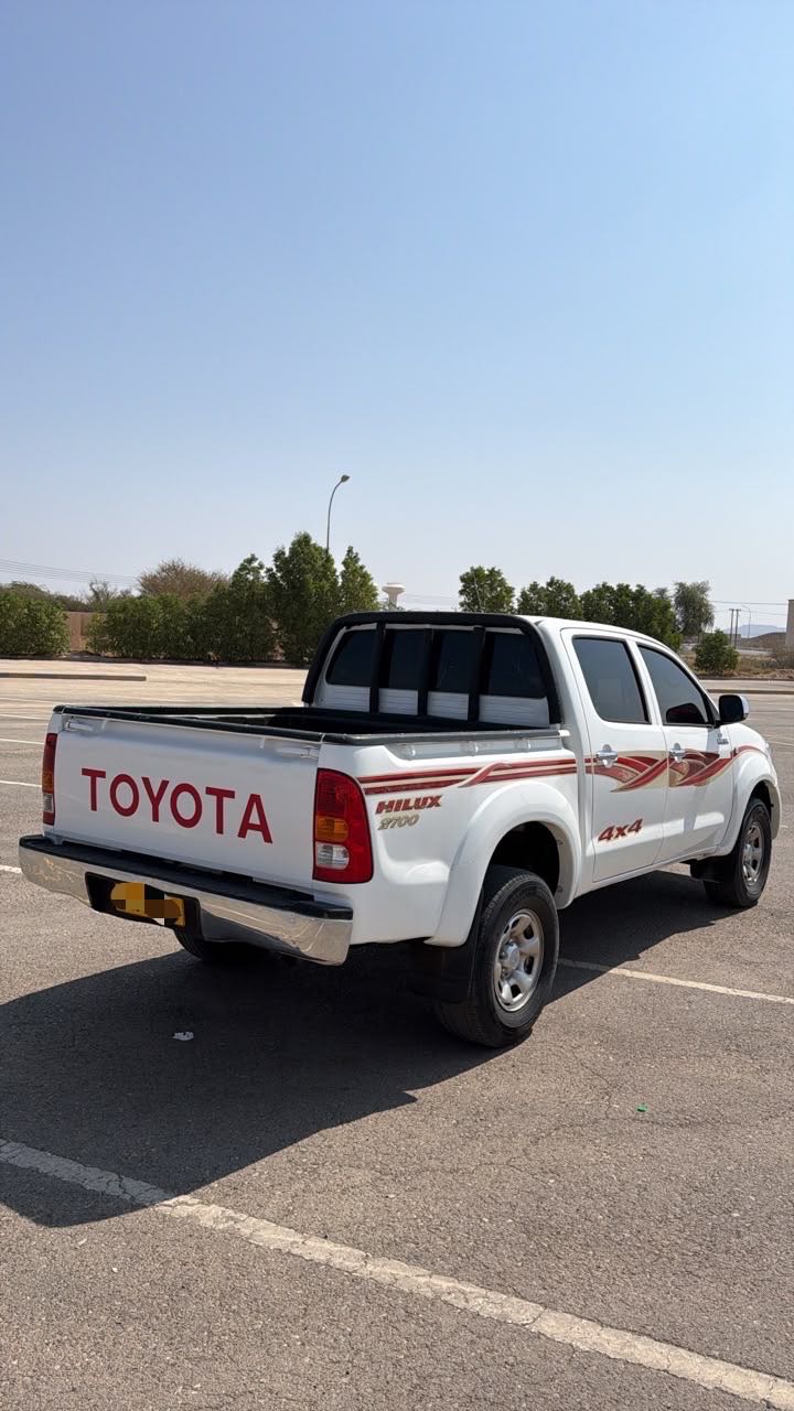 Car Image 2009 TOYOTA HILUX 2.7