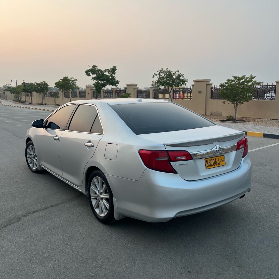 Car Image 2013 TOYOTA CAMRY XLE