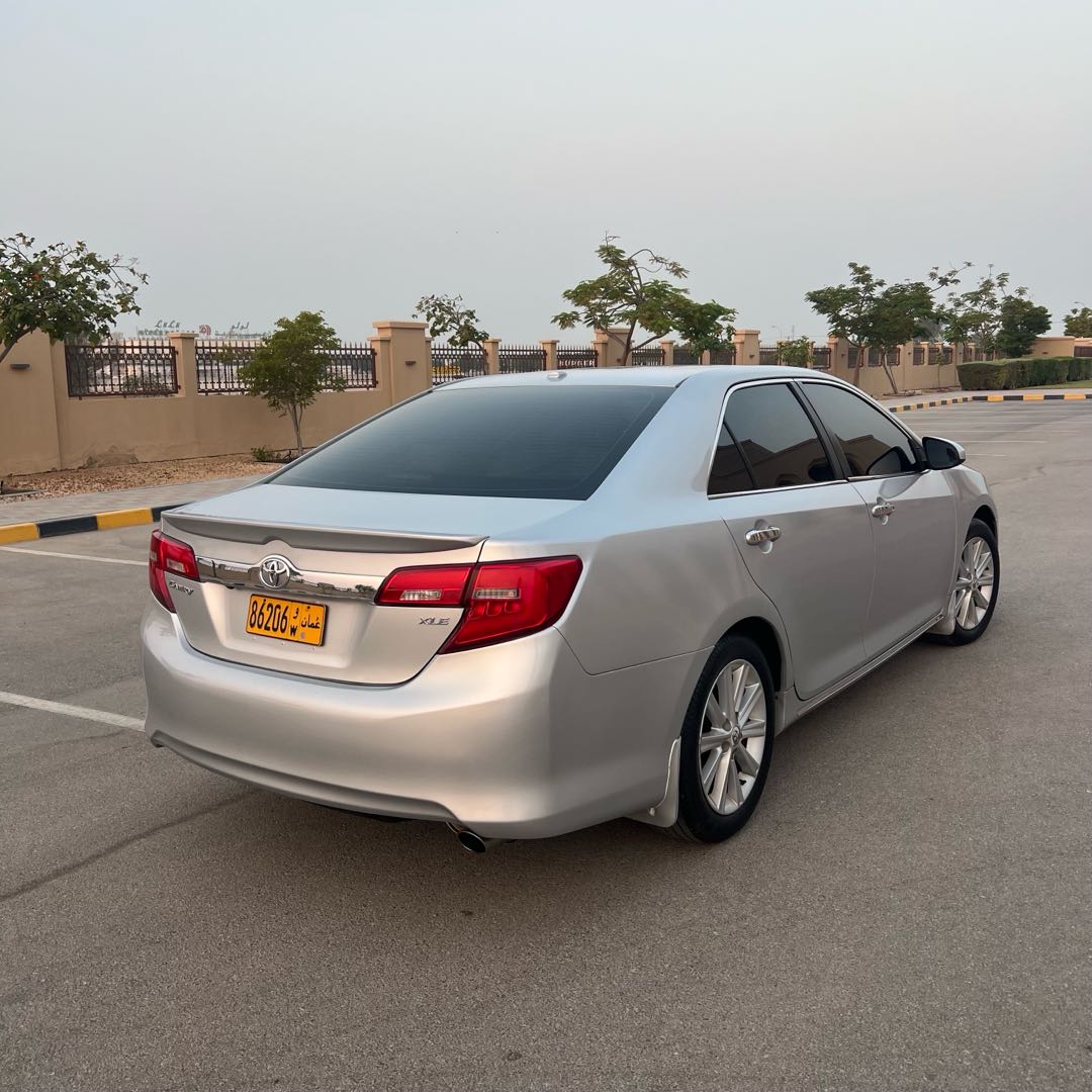 Car Image 2013 TOYOTA CAMRY XLE