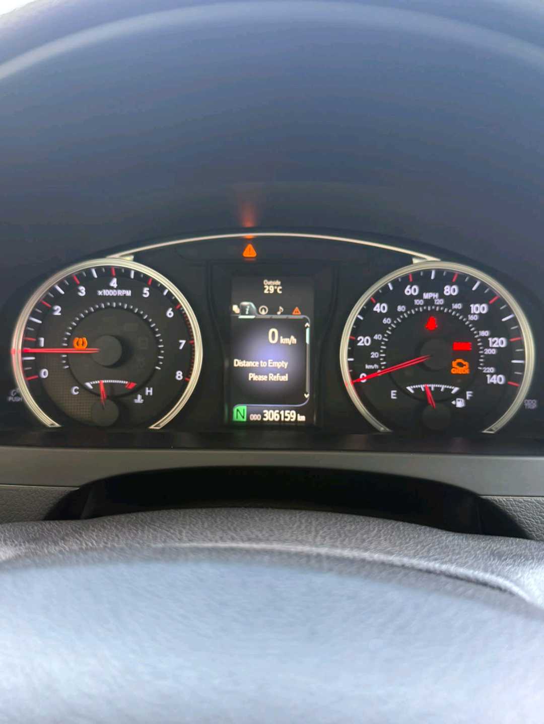 Car Image 2015 TOYOTA CAMRY SE