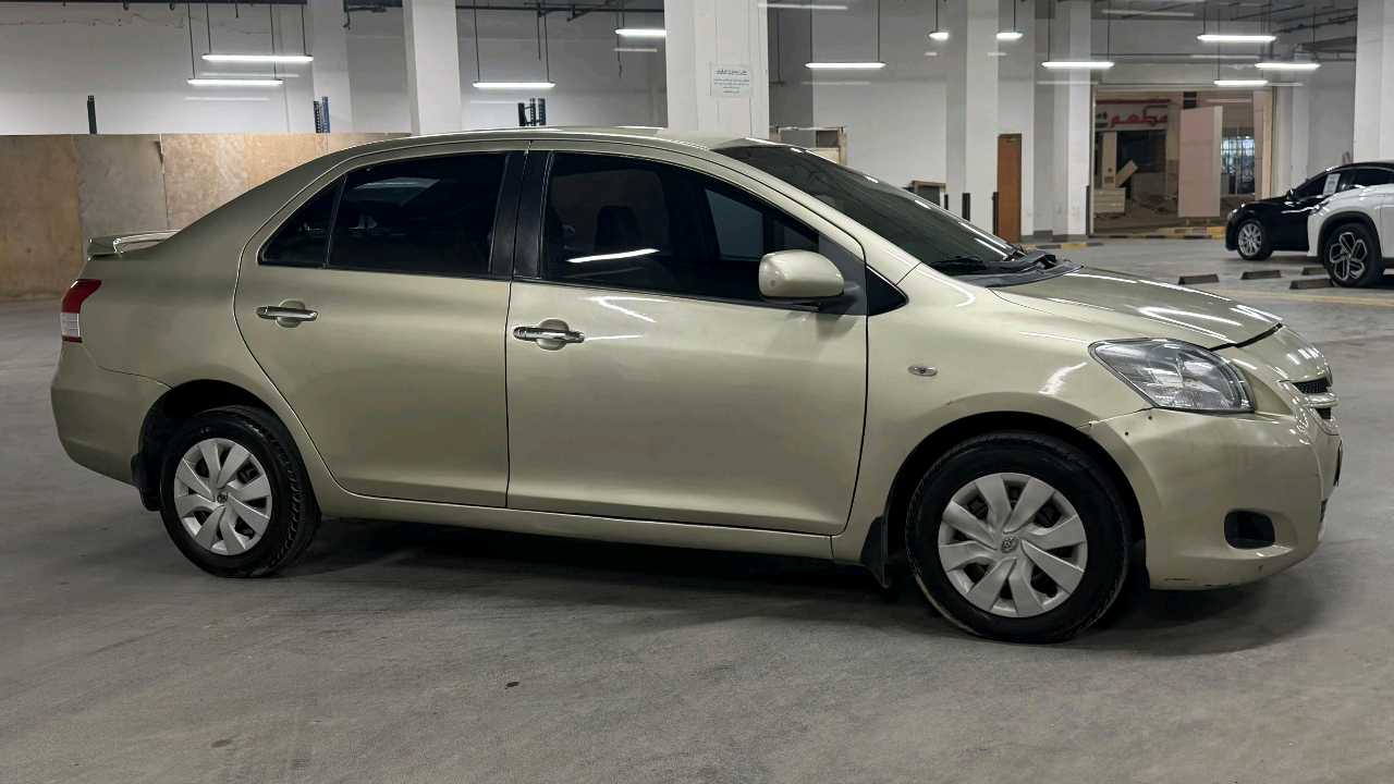 Car Image 2007 TOYOTA YARIS LE
