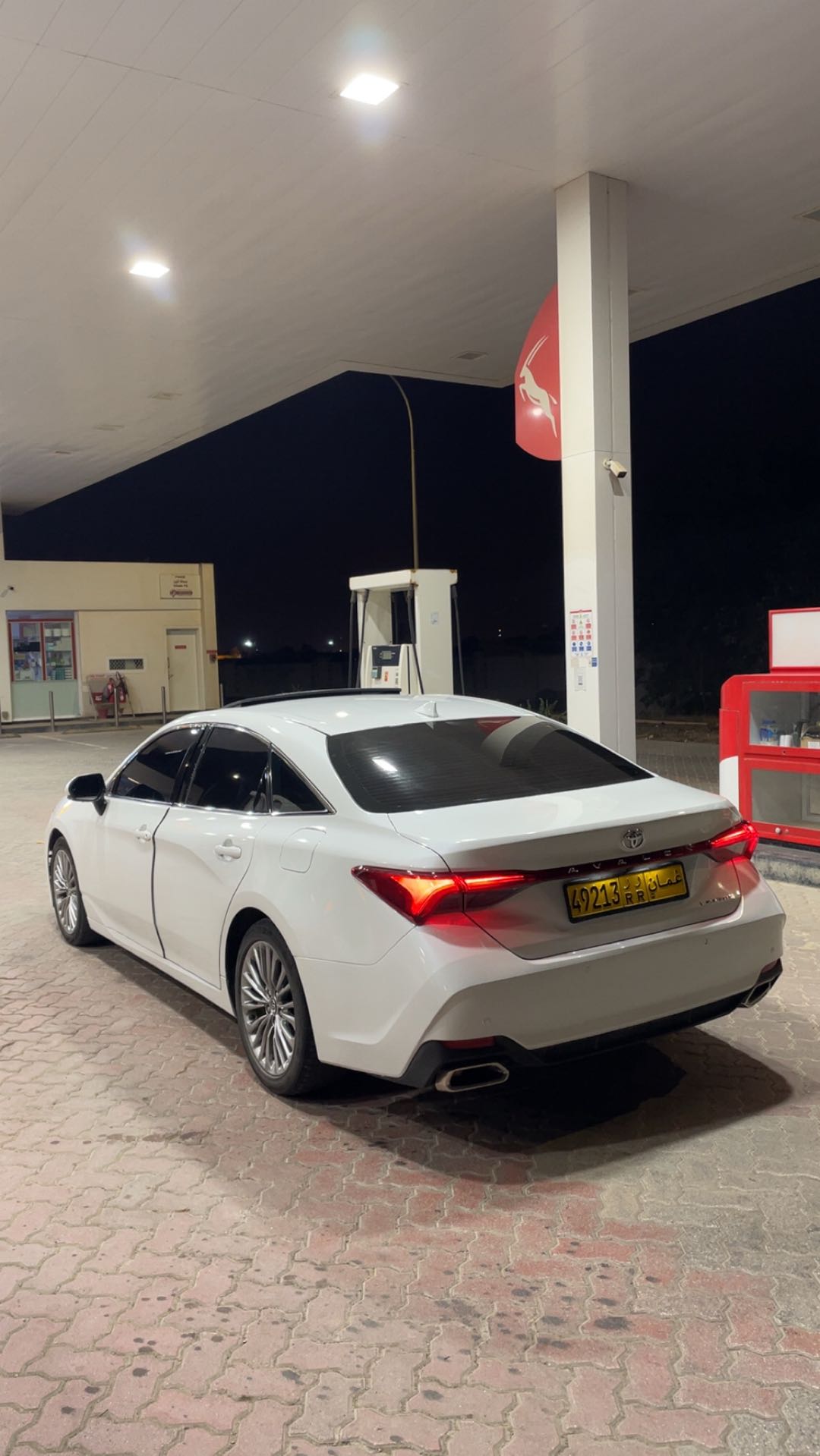 Car Image 2019 TOYOTA AVALON LIMITED