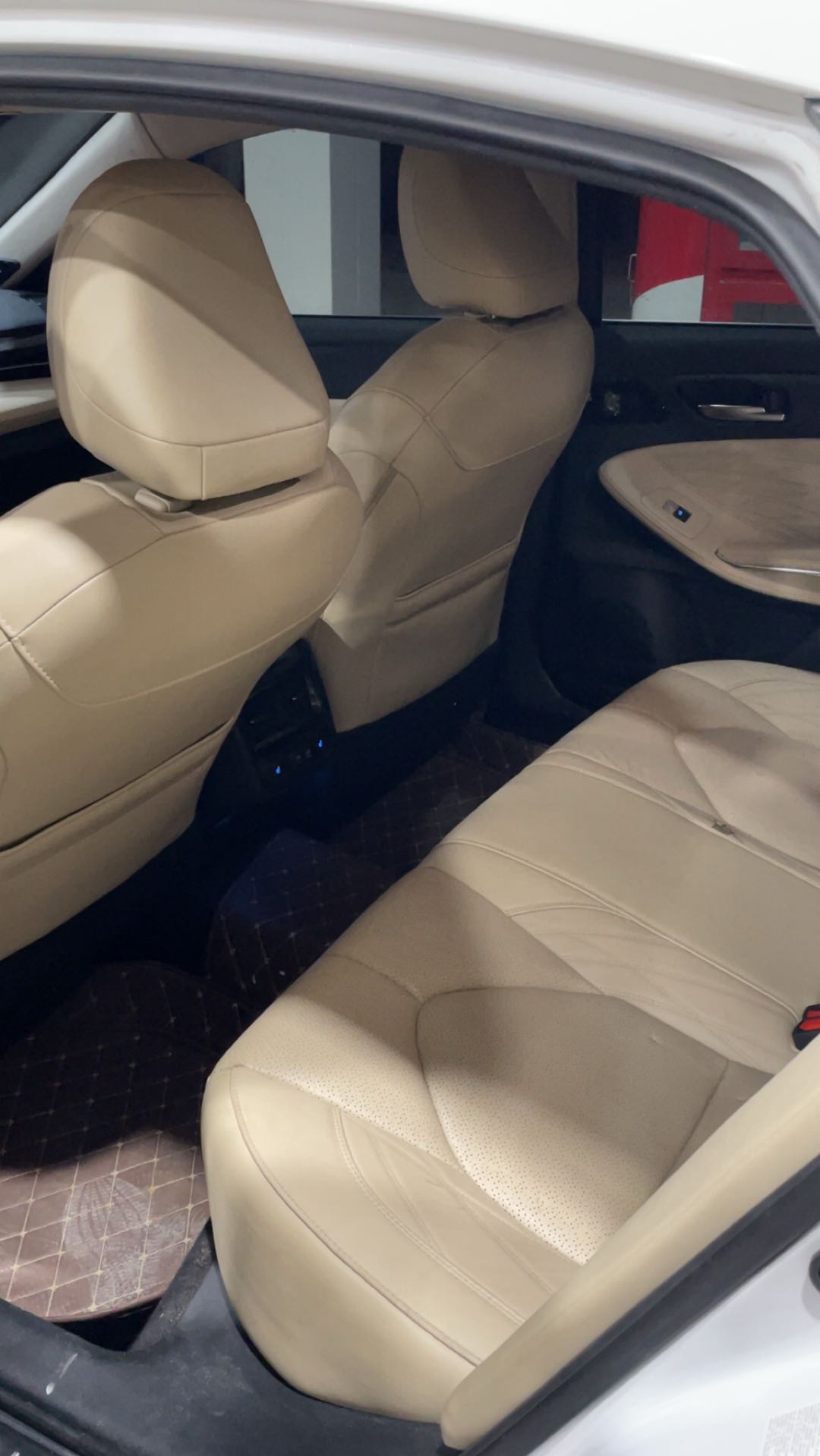 Car Image 2019 TOYOTA AVALON LIMITED