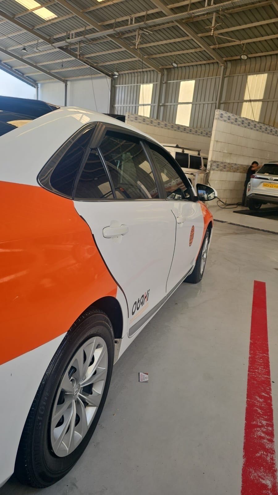 Car Image 2017 TOYOTA CAMRY LE