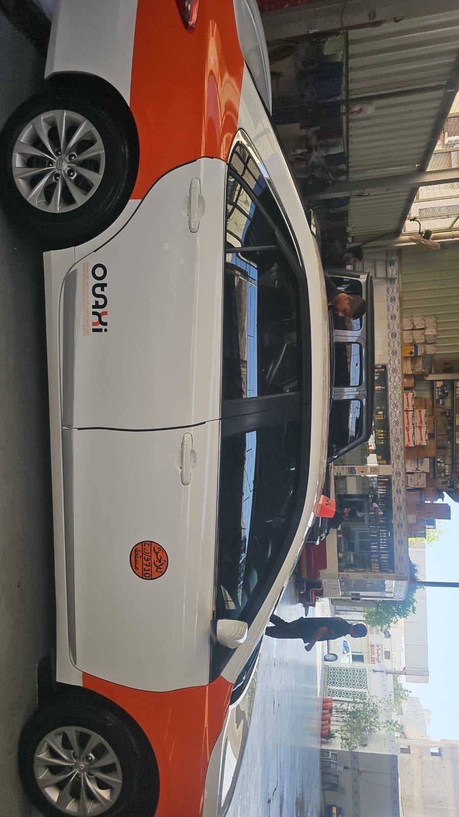 Car Image 2017 TOYOTA CAMRY LE