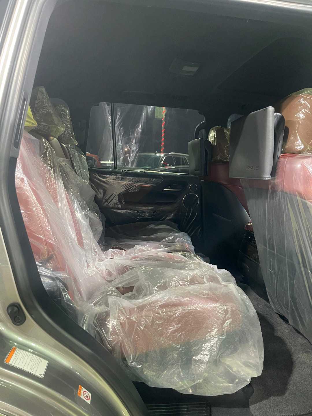 Car Image 2018 LEXUS LX 570