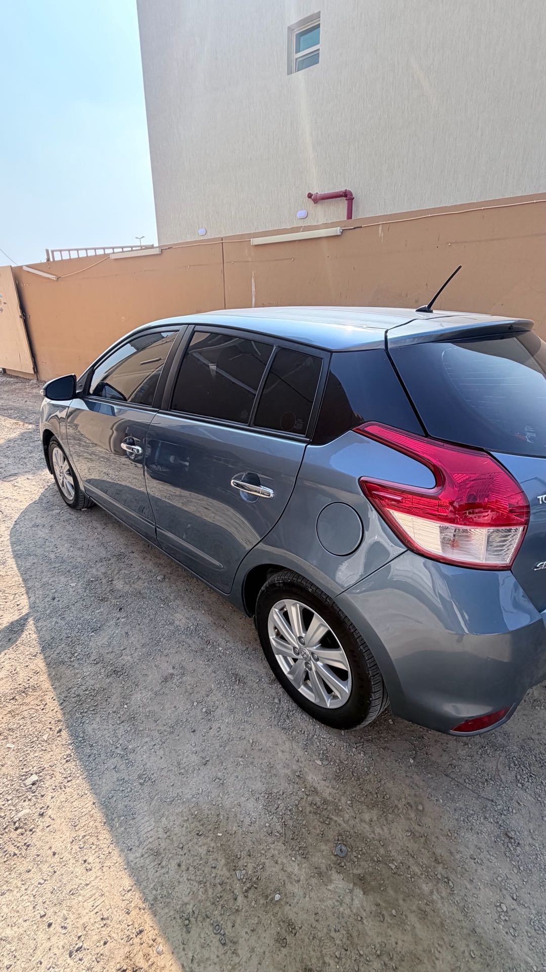 Car Image 2016 TOYOTA YARIS SE