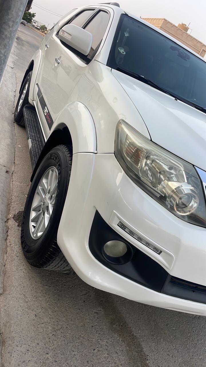 Car Image 2015 TOYOTA FORTUNER TRD