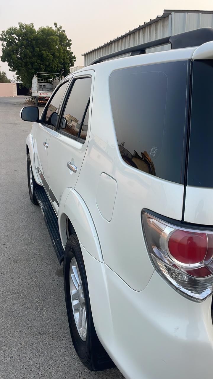 Car Image 2015 TOYOTA FORTUNER TRD