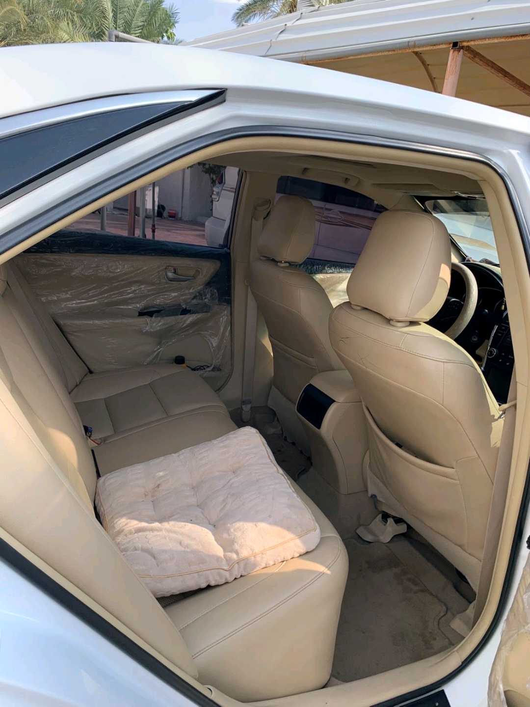 Car Image 2015 TOYOTA CAMRY LE