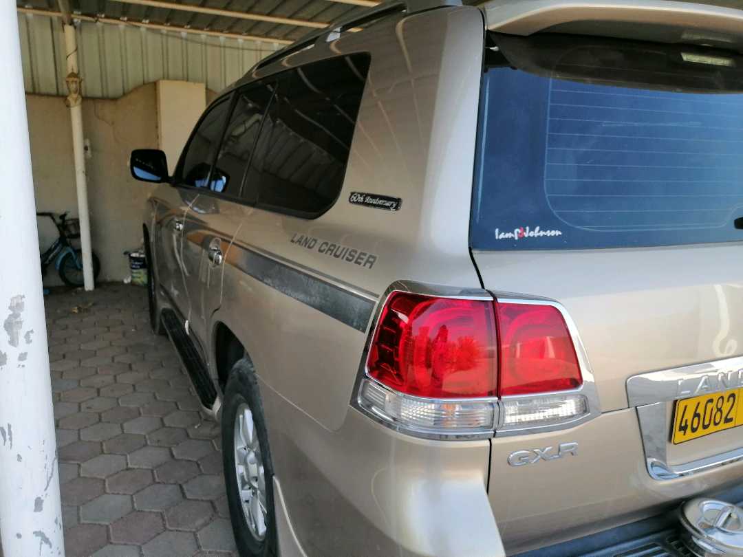 Car Image 2011 TOYOTA LAND CRUISER GX.R
