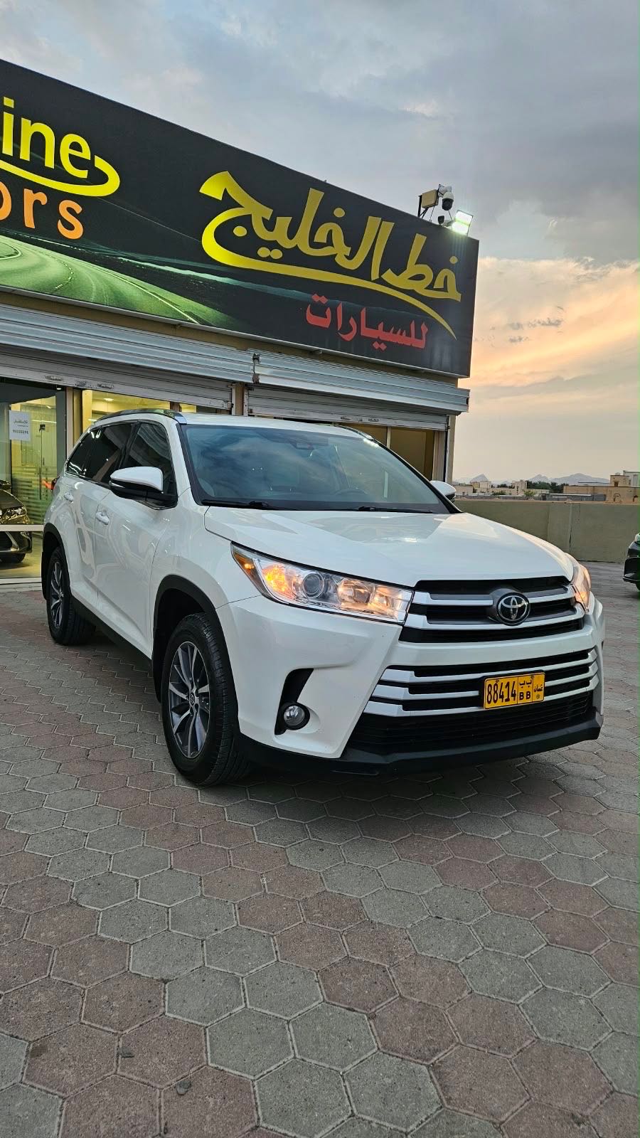 Car Image 2019 TOYOTA HIGHLANDER XLE