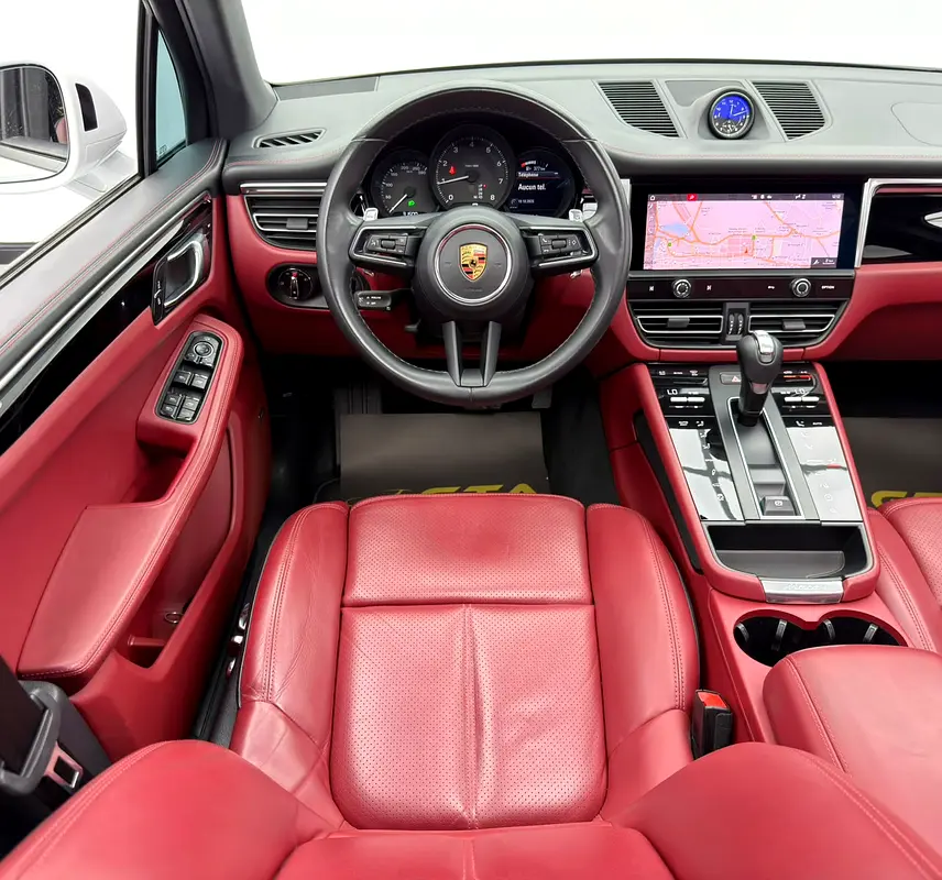 Car Image 2023 PORSCHE MACAN Standard