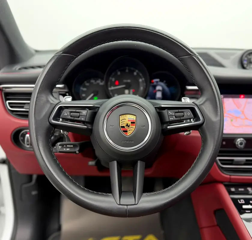 Car Image 2023 PORSCHE MACAN Standard