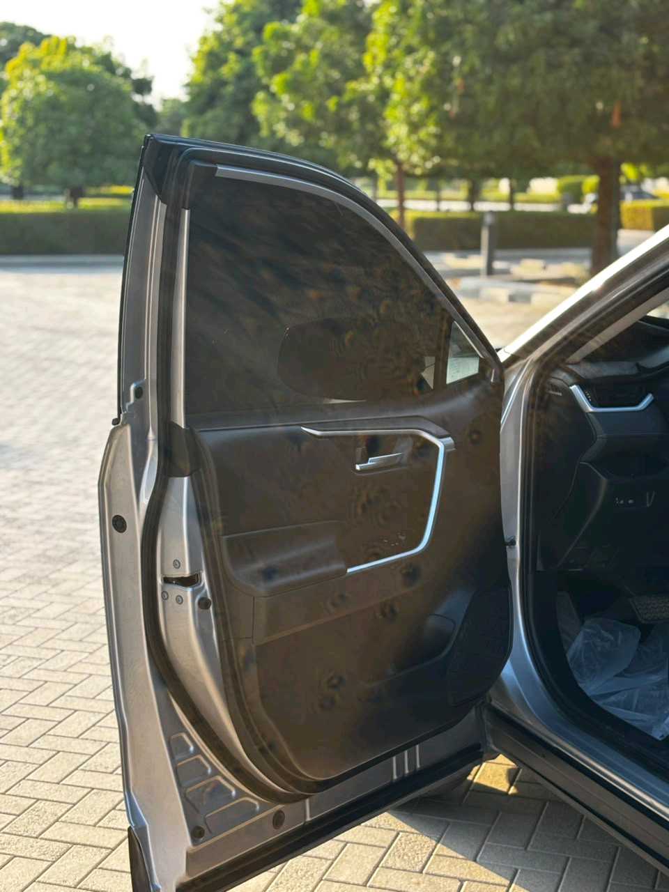 Car Image 2019 TOYOTA RAV4 XLE