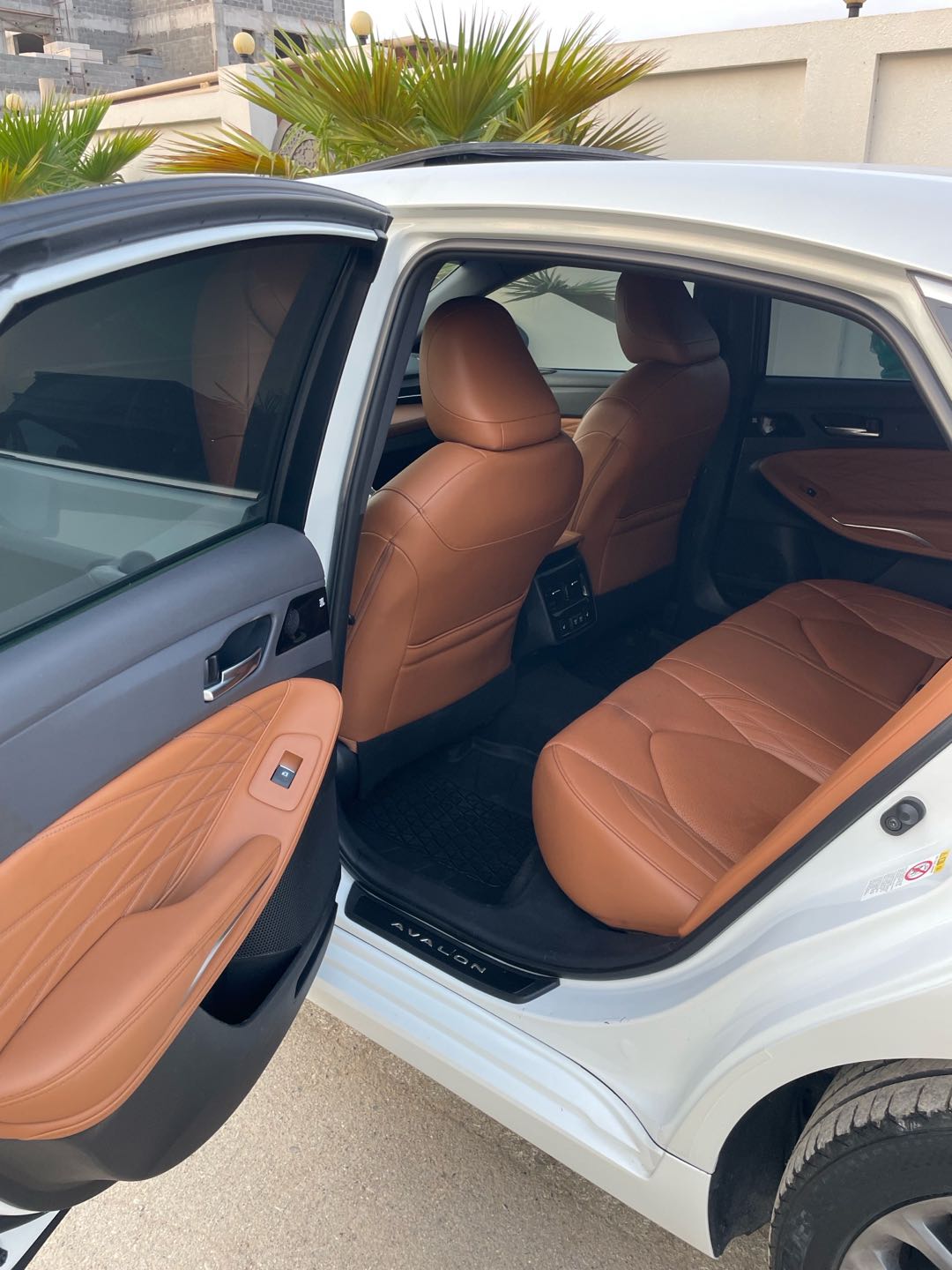 Car Image 2019 TOYOTA AVALON LIMITED