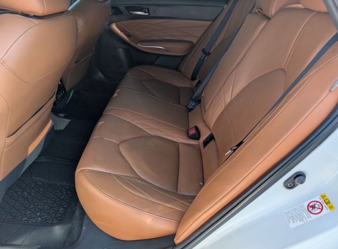 Car Image 2019 TOYOTA AVALON LIMITED