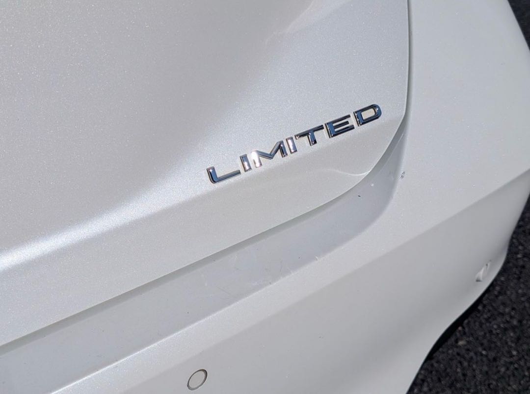 Car Image 2019 TOYOTA AVALON LIMITED