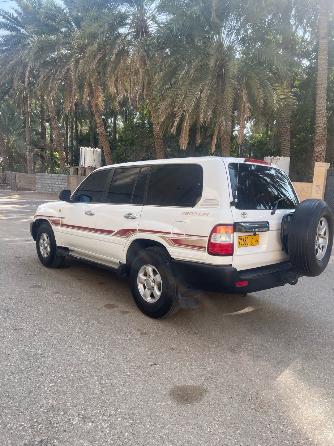 Car Image 2001 TOYOTA LAND CRUISER 