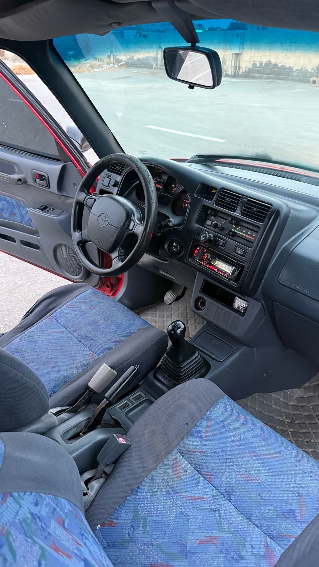 Car Image 1997 TOYOTA RAV4 Base
