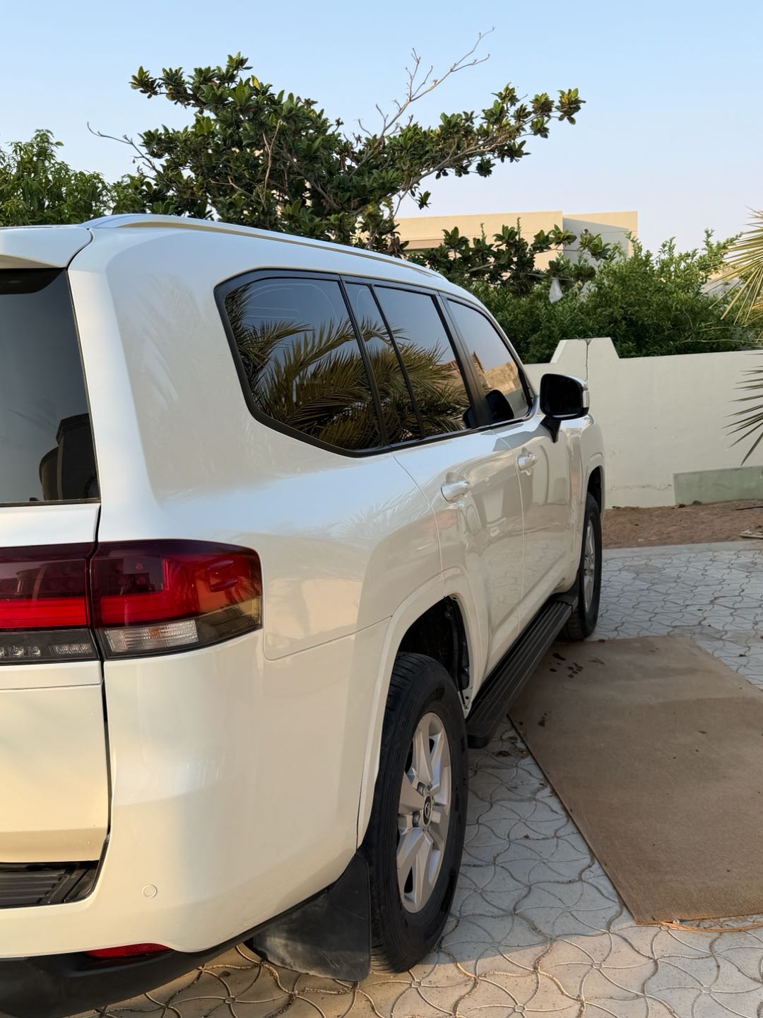 Car Image 2025 TOYOTA LAND CRUISER GX.R