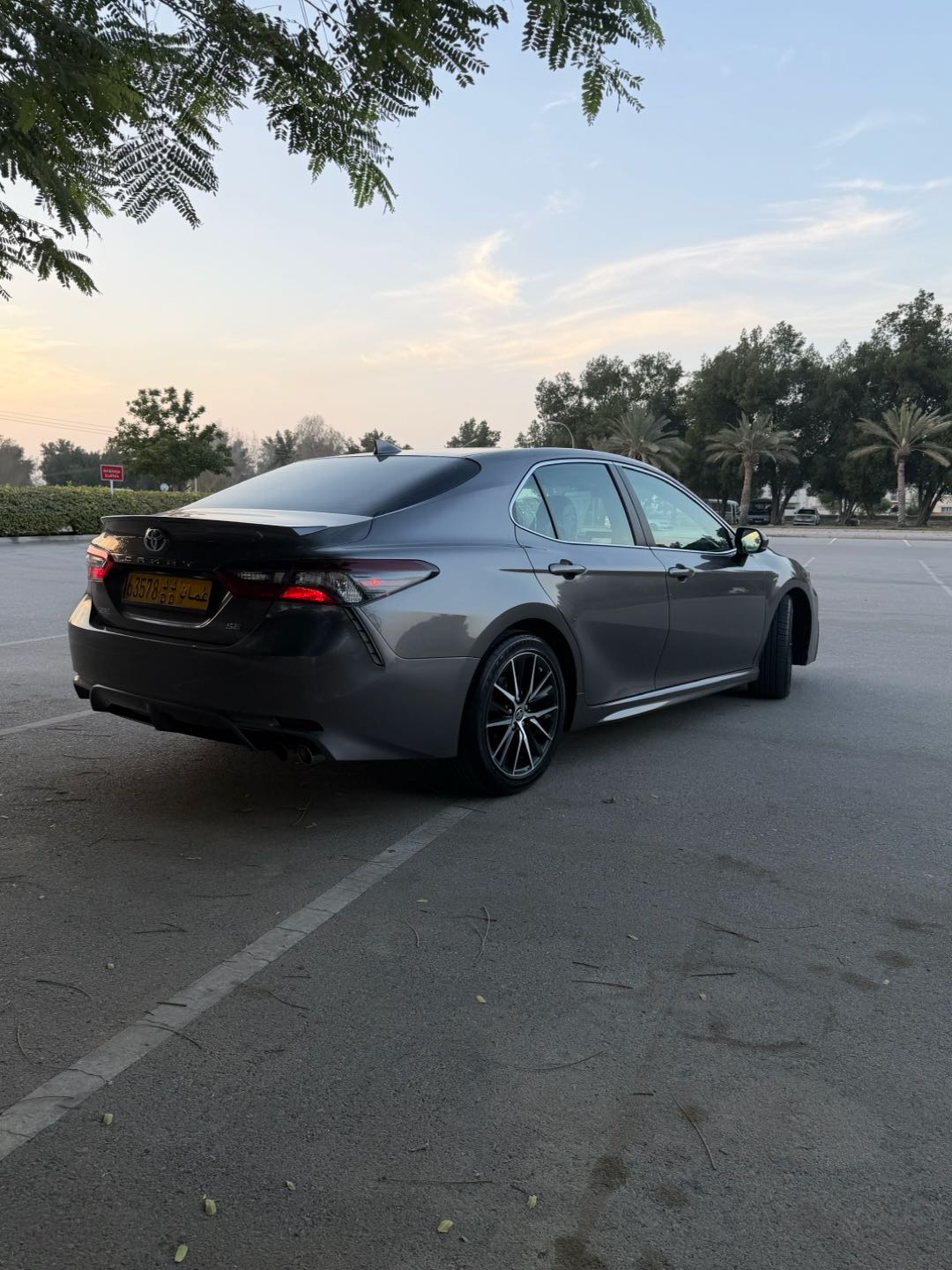 Car Image 2021 TOYOTA CAMRY SE
